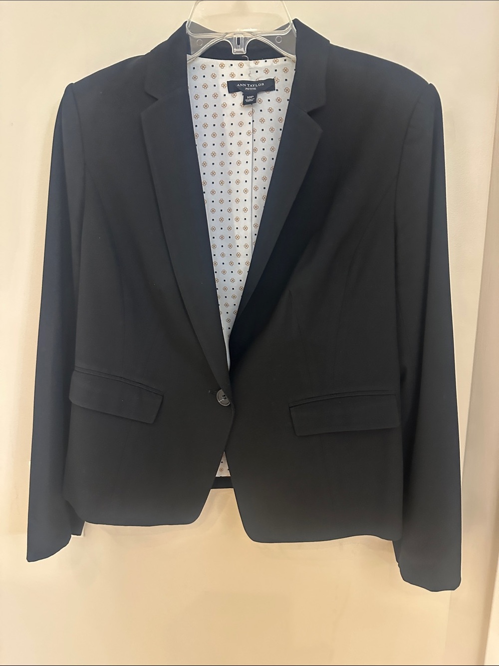 Ann Taylor Black Tailored Single-Button Blazer